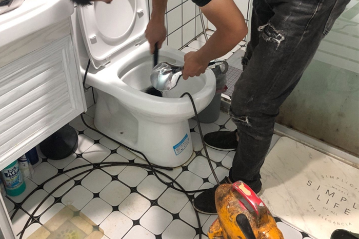 临翔疏通下水道